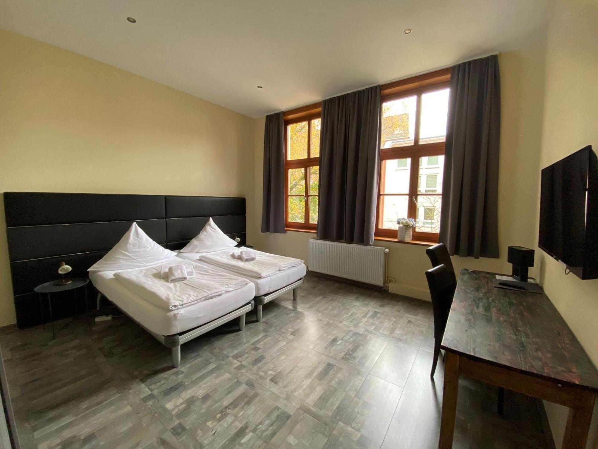 Avalon Bed & Breakfast Themen/- Nichtraucherhotel Hanovra Exterior foto