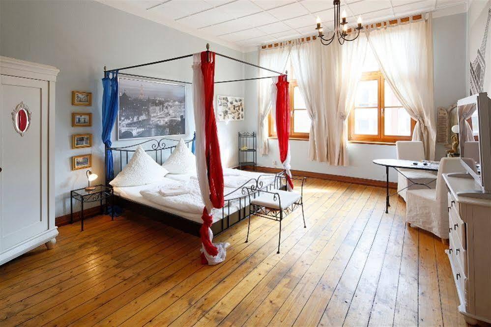 Avalon Bed & Breakfast Themen/- Nichtraucherhotel Hanovra Exterior foto