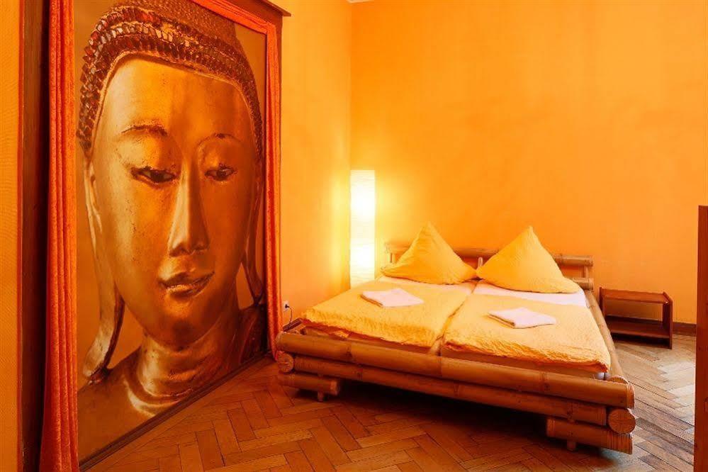 Avalon Bed & Breakfast Themen/- Nichtraucherhotel Hanovra Exterior foto